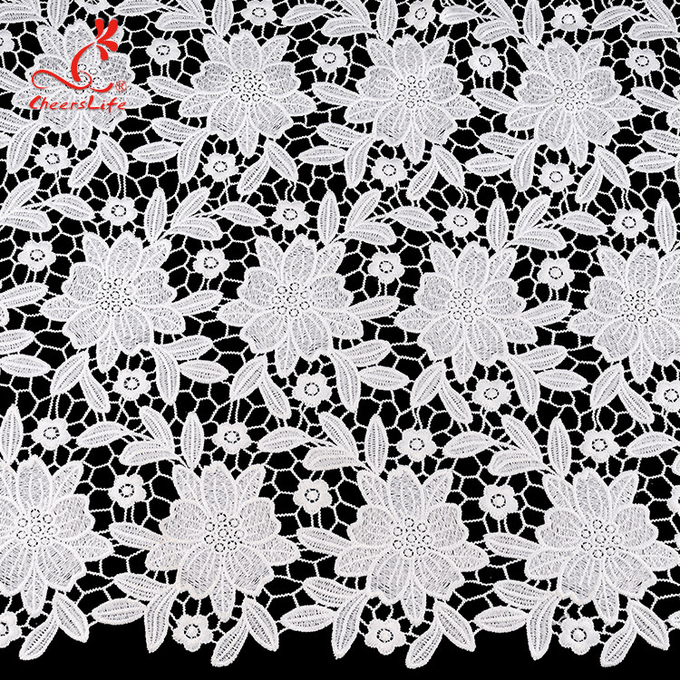 tela soluble en agua del bordado de flores de la anchura del 125cm con las lentejuelas