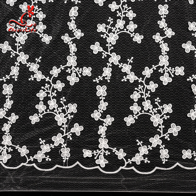100% cordón floral bordado poliéster de Bussy de la tela del cordón para el vestido de boda con la red suiza